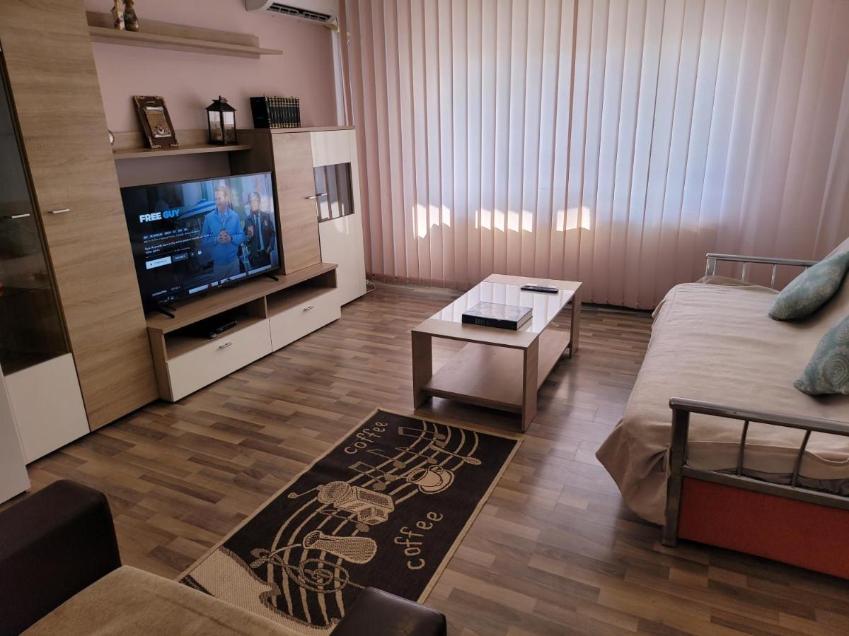 Quiet, Relaxing, Family Friendly Apartamento Bucarest Exterior foto