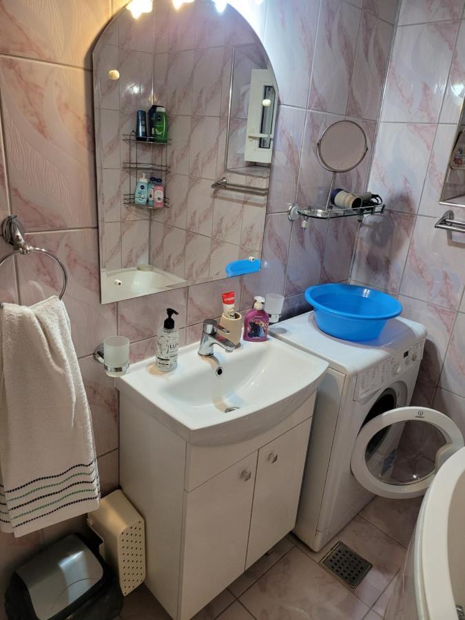 Quiet, Relaxing, Family Friendly Apartamento Bucarest Exterior foto