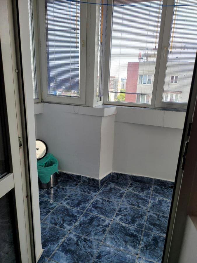 Quiet, Relaxing, Family Friendly Apartamento Bucarest Exterior foto